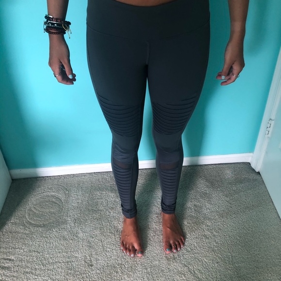 ALO Yoga Pants - ALO yoga moto leggings